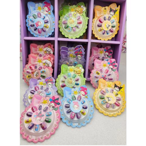 sanrio kendinden yapışkanlı 10 lu çocuk takma tırnak 3D figürlü sevimli hediyelik takma tırnak 1adet
