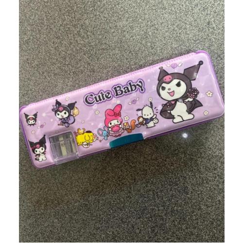 Sanrio Kuromi Çok bölmeli Çarpım Tablolu Kalemtraşlı 23 cm Kalemlik Kalem Kutusu Doğum Günü Hediye
